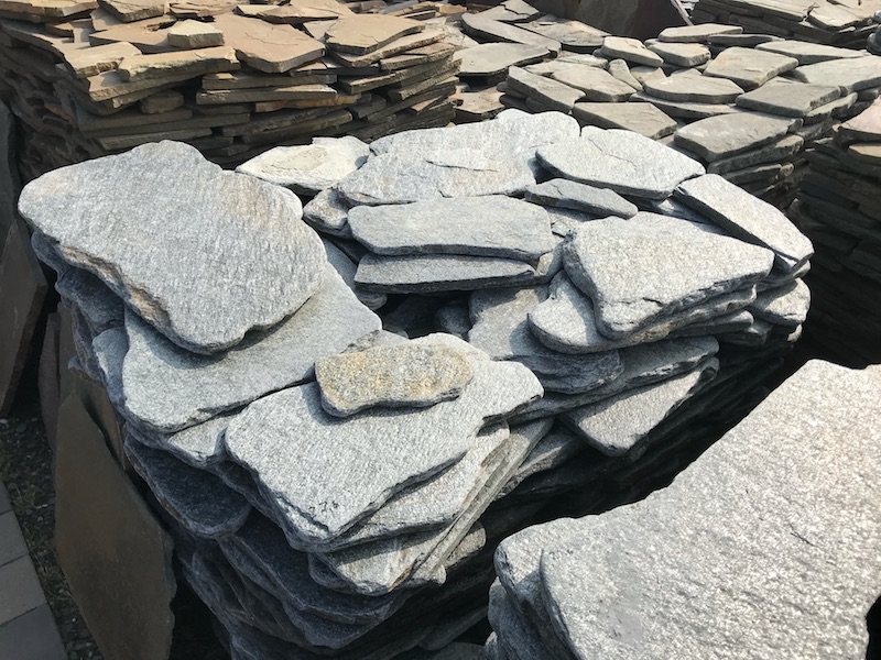 Кварцит Серицит галтованный толщина камня 2-3 см 